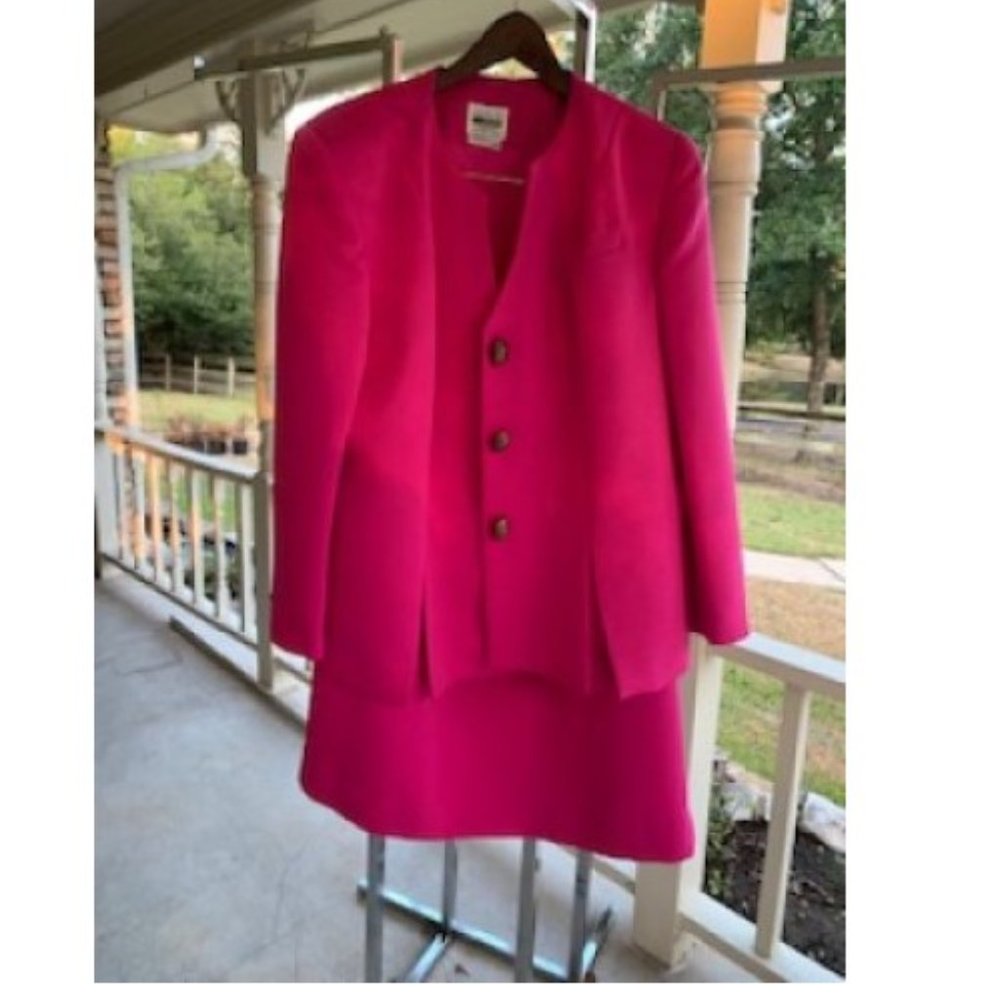 Leslie Fay deep rose jacket & skirt set. Size 28 Like new. 1980s 100% poly.